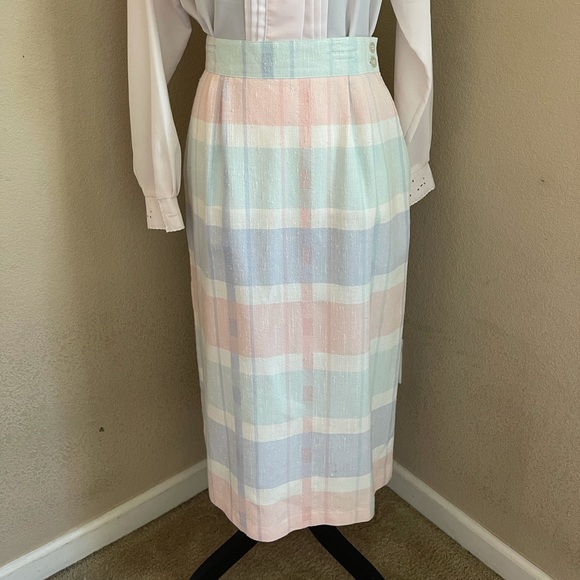 Karen Scott Dresses & Skirts - Karen Scott plaid pastel skirt size 10